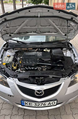 Седан Mazda 3 2004 в 