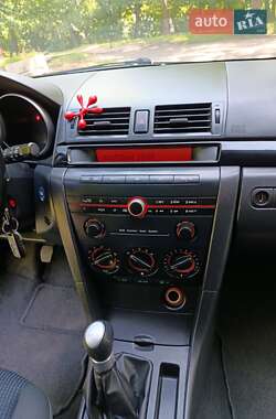 Хэтчбек Mazda 3 2004 в 