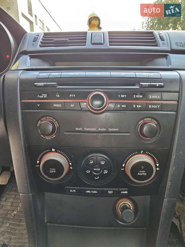 Седан Mazda 3 2004 в Киеве