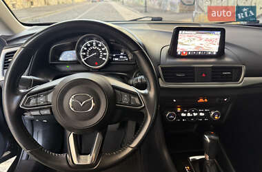 Седан Mazda 3 2018 в 