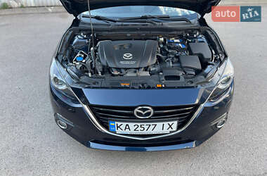 Хэтчбек Mazda 3 2015 в 