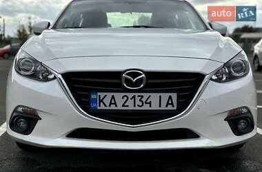 Седан Mazda 3 2014 в Киеве