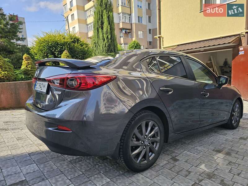 Седан Mazda 3 2016 в Львове