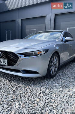 Седан Mazda 3 2018 в Киеве