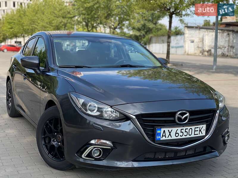 Седан Mazda 3 2015 в Днепре