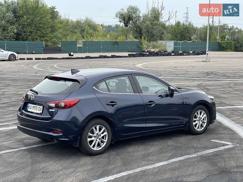 Хэтчбек Mazda 3 2018 в Киеве