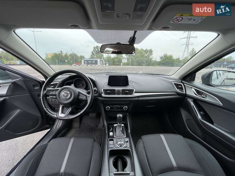 Хэтчбек Mazda 3 2018 в Киеве