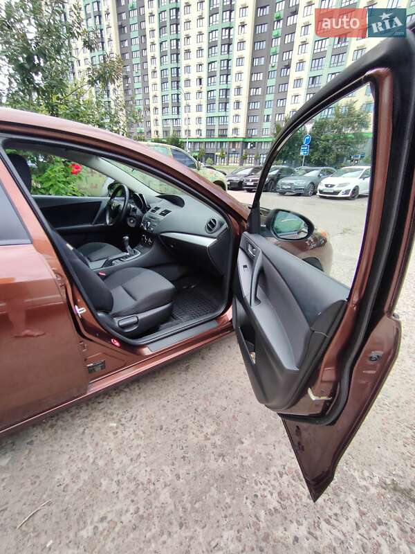 Седан Mazda 3 2011 в Броварах