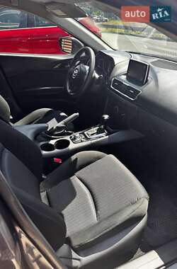 Хэтчбек Mazda 3 2015 в 