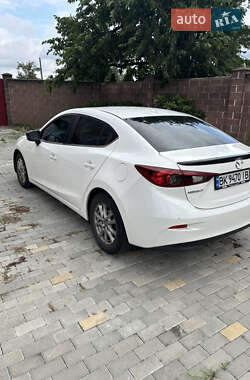 Седан Mazda 3 2015 в 