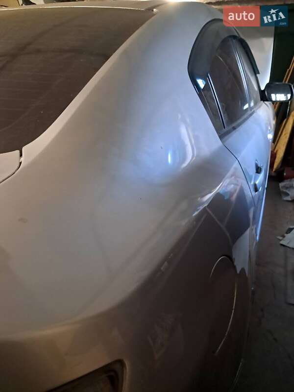 Седан Mazda 3 2005 в Краснограде