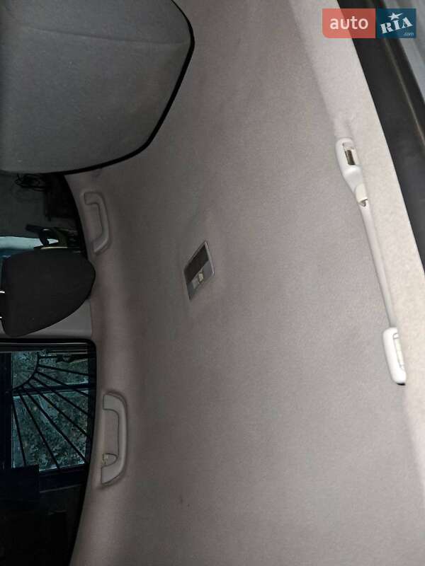 Седан Mazda 3 2005 в Краснограде