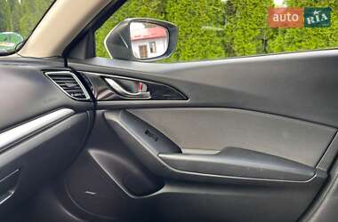 Хэтчбек Mazda 3 2015 в 