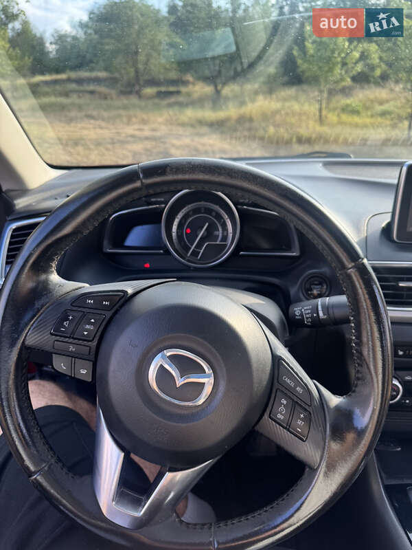Седан Mazda 3 2014 в Днепре