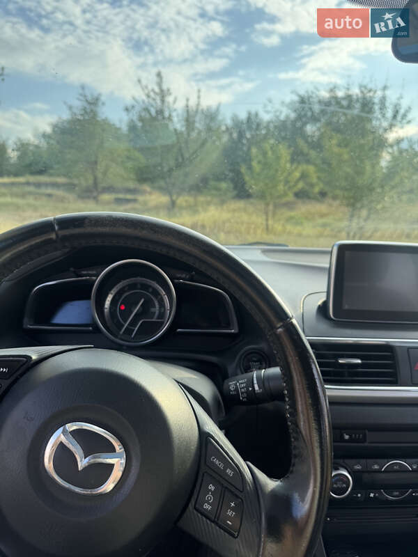 Седан Mazda 3 2014 в Днепре