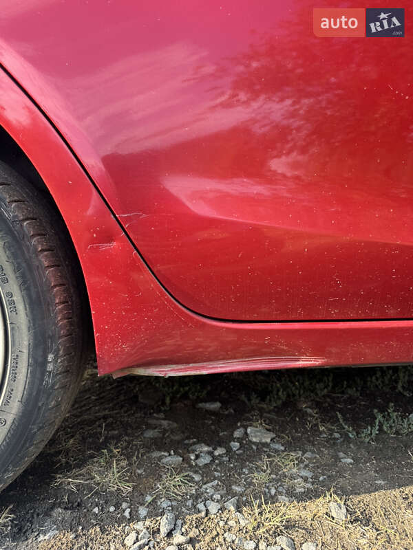 Седан Mazda 3 2014 в Днепре
