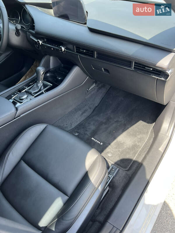 Хэтчбек Mazda 3 2024 в Днепре