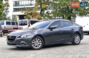 Седан Mazda 3 2015 в 