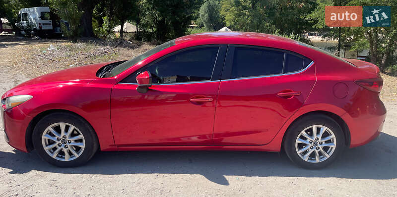 Седан Mazda 3 2016 в Днепре