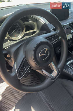 Седан Mazda 3 2016 в Днепре