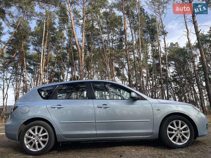 Хэтчбек Mazda 3 2008 в Луцке