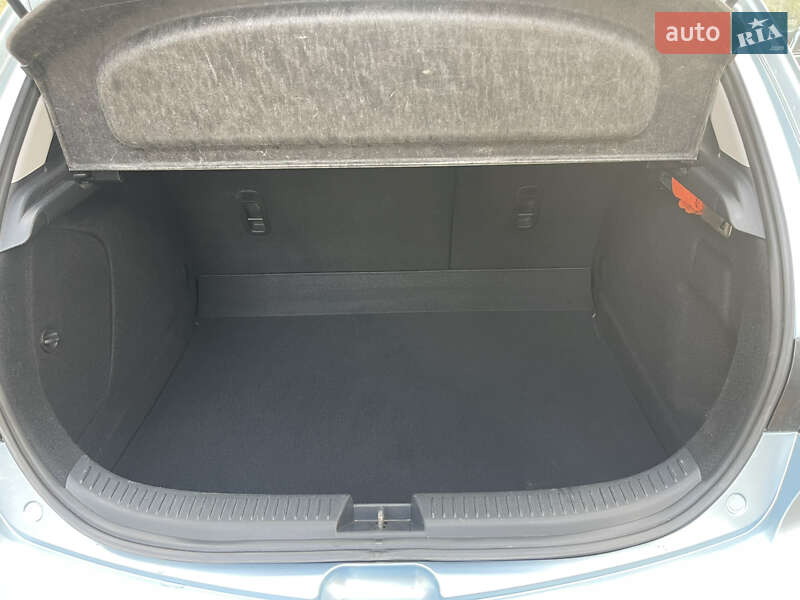 Хэтчбек Mazda 3 2008 в Луцке