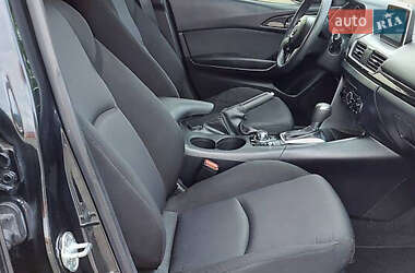 Седан Mazda 3 2015 в Тернополе