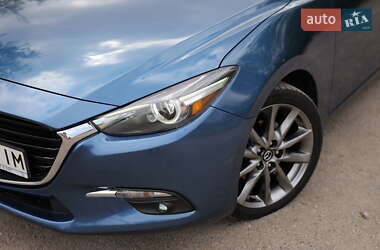 Седан Mazda 3 2016 в 