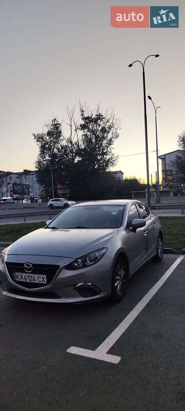 Седан Mazda 3 2016 в Киеве