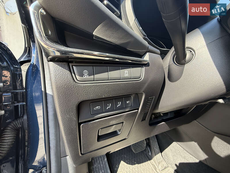 Седан Mazda 3 2020 в Львове