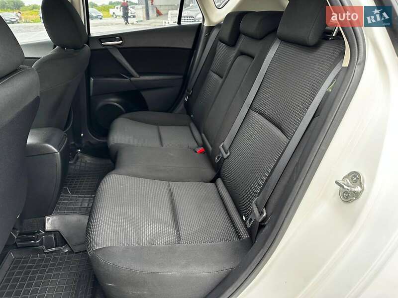 Хэтчбек Mazda 3 2012 в Львове