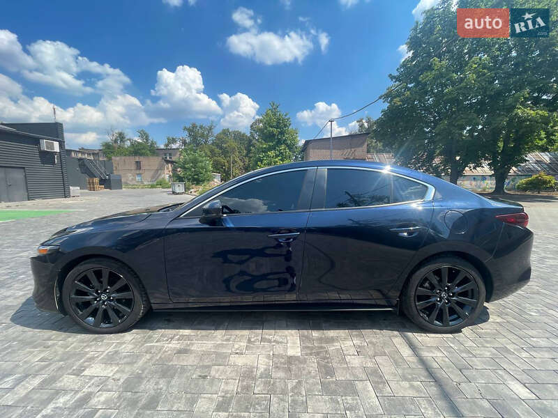 Седан Mazda 3 2020 в Кривом Роге