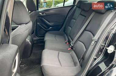 Седан Mazda 3 2016 в 