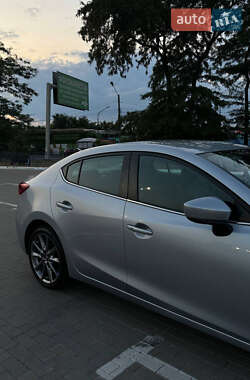 Седан Mazda 3 2017 в 