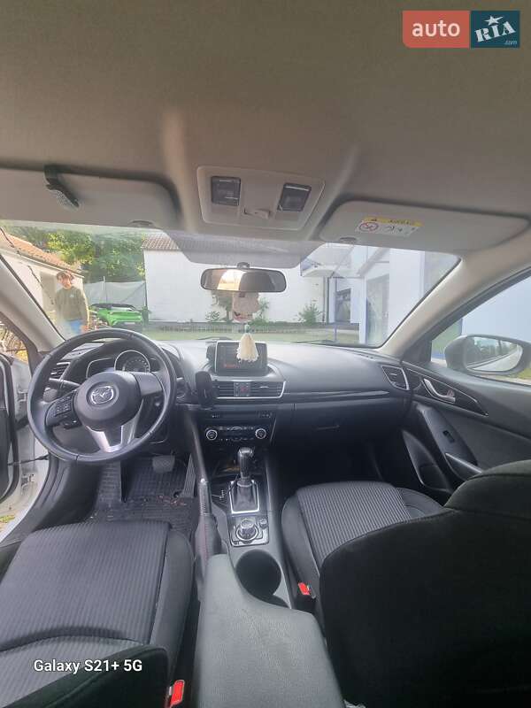 Седан Mazda 3 2016 в Львове