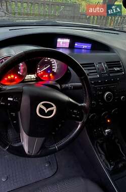 Седан Mazda 3 2012 в 