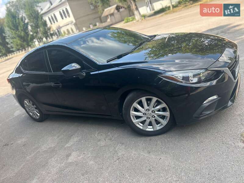 Седан Mazda 3 2015 в Желтых Водах