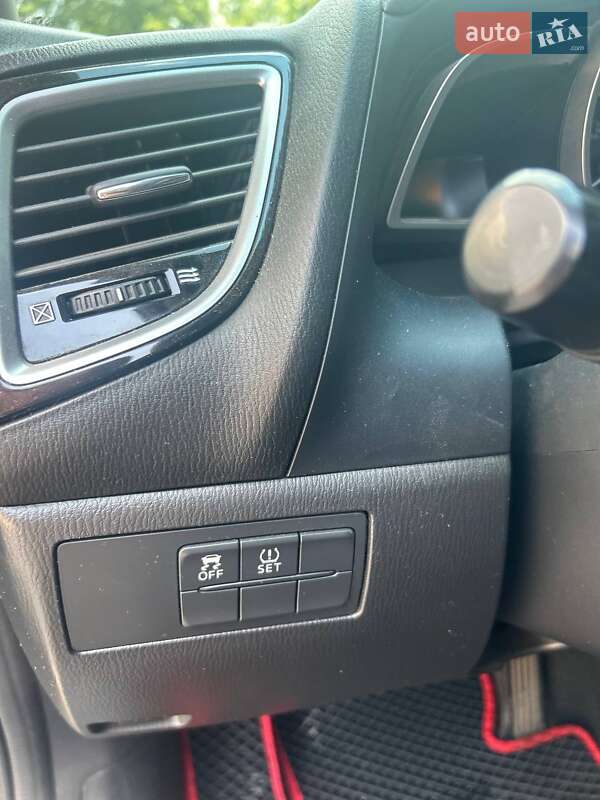 Седан Mazda 3 2015 в Желтых Водах