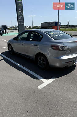 Седан Mazda 3 2012 в 