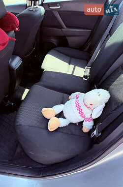 Седан Mazda 3 2012 в 
