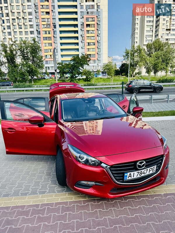 Седан Mazda 3 2016 в Киеве