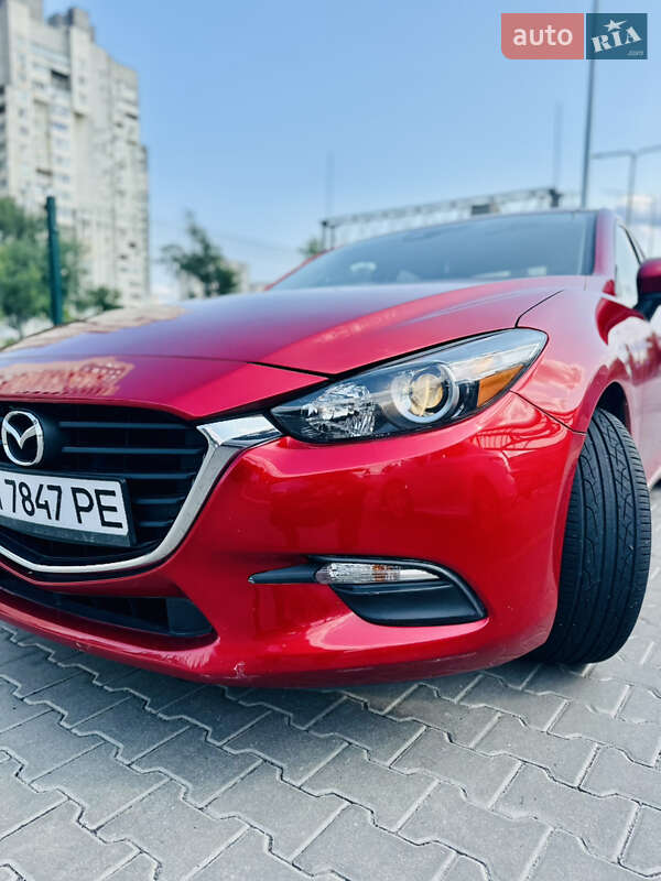 Седан Mazda 3 2016 в Киеве