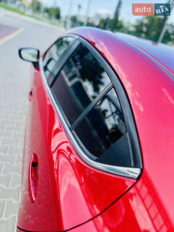 Седан Mazda 3 2016 в Киеве