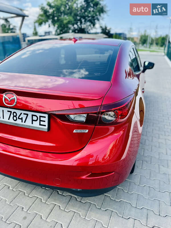 Седан Mazda 3 2016 в Киеве