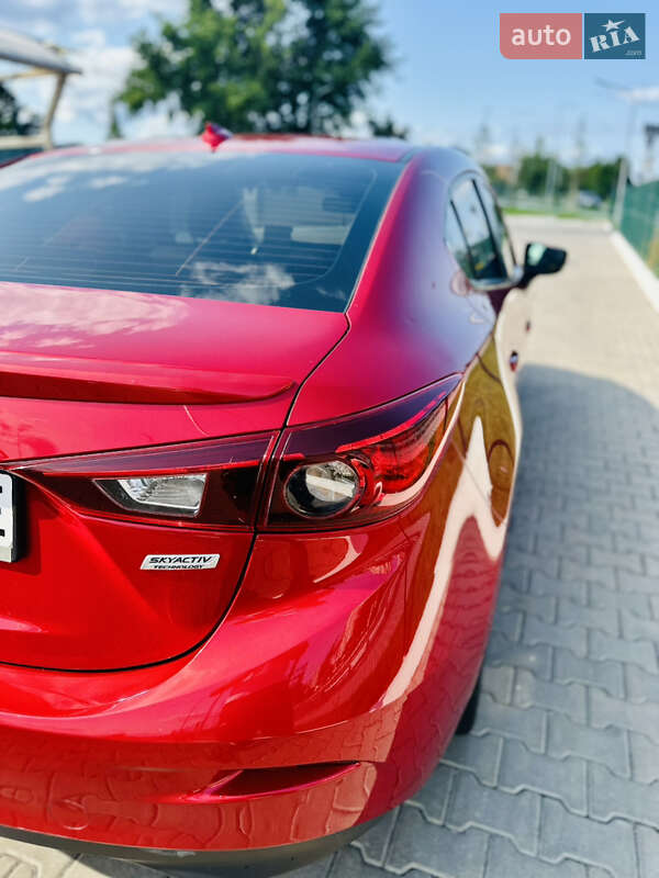 Седан Mazda 3 2016 в Киеве
