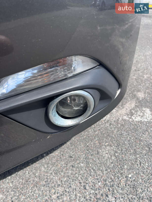 Седан Mazda 3 2015 в Києві