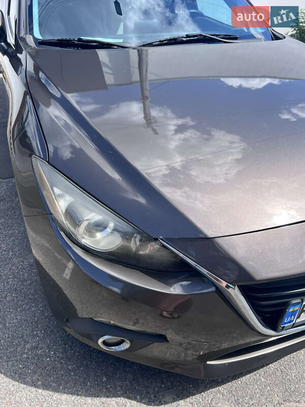 Седан Mazda 3 2015 в Киеве
