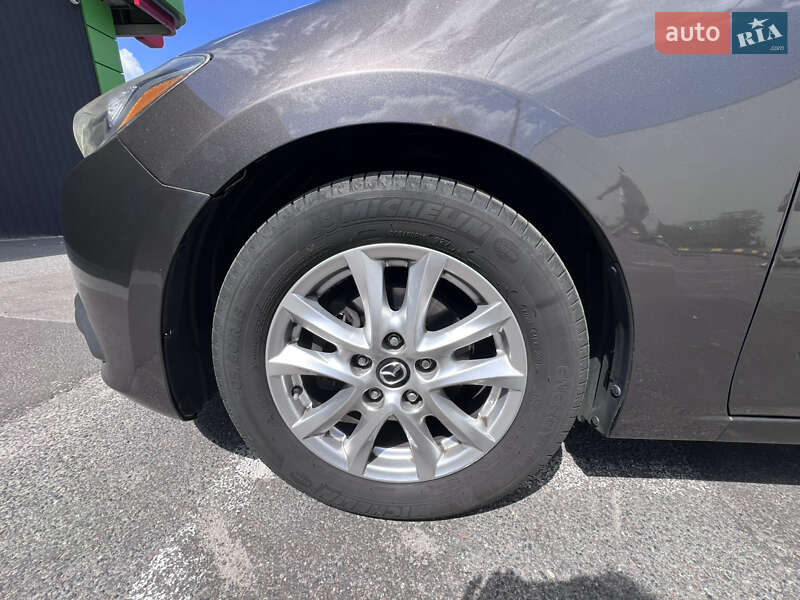 Седан Mazda 3 2015 в Києві