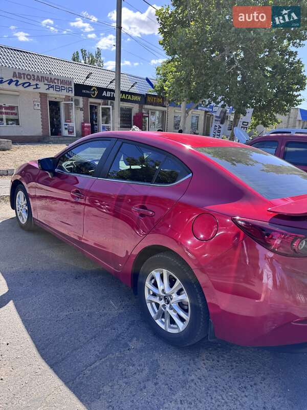 Седан Mazda 3 2015 в Южноукраинске