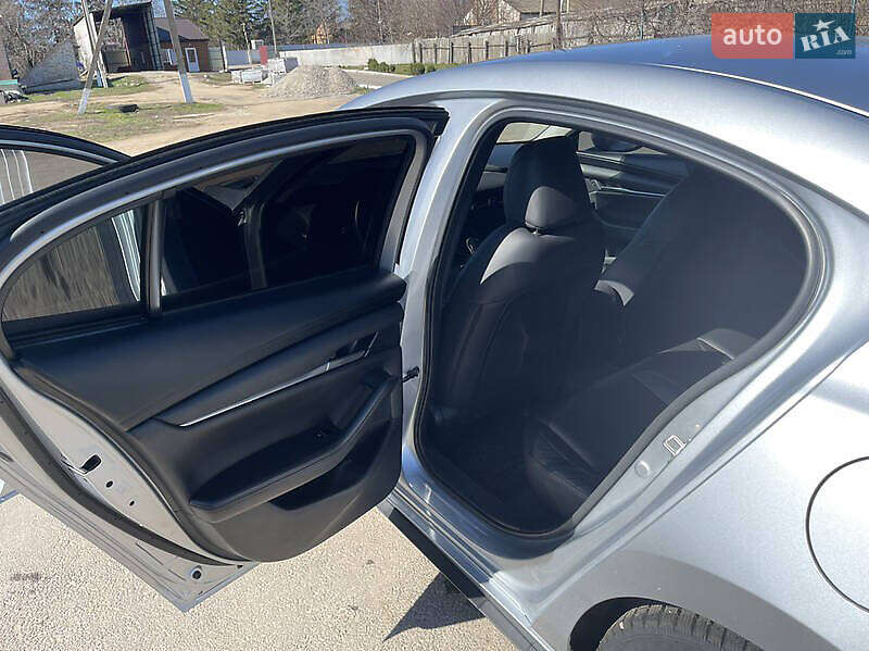 Седан Mazda 3 2020 в Киеве